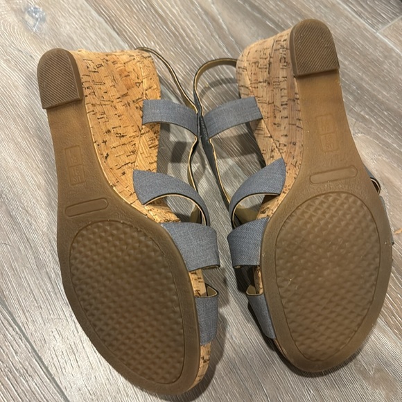 Blue Wedges - Picture 5 of 5